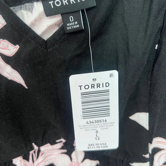 Torrid Black and Pink Floral Maxi Dress NWT size 12(0) - Picture 6 of 8
